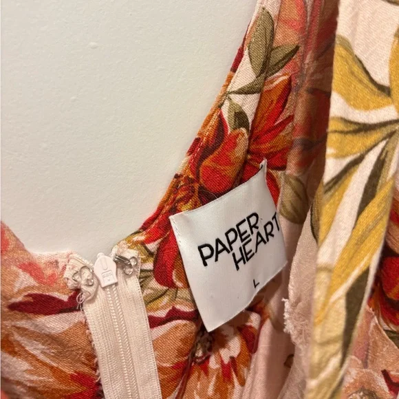 Elegant Floral Linen Maxi Dress in Red and Pink - Picture 4 of 5